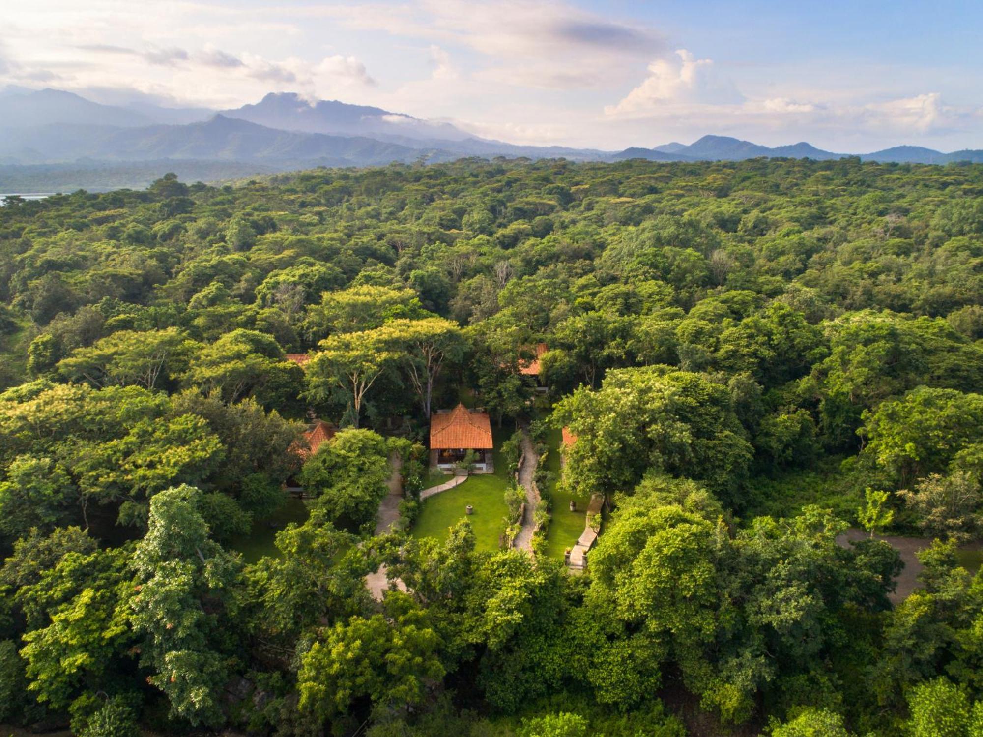 Plataran Menjangan Resort And Spa - Chse Certified Banyuwedang Luaran gambar